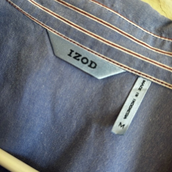 *Excellent Pre-Owned* Izod Women's Classic Blue Button-Down Shirt - Picture 3 of 6